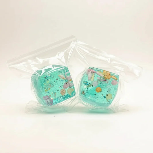 Squishy en gel transparent sorti de son emballage