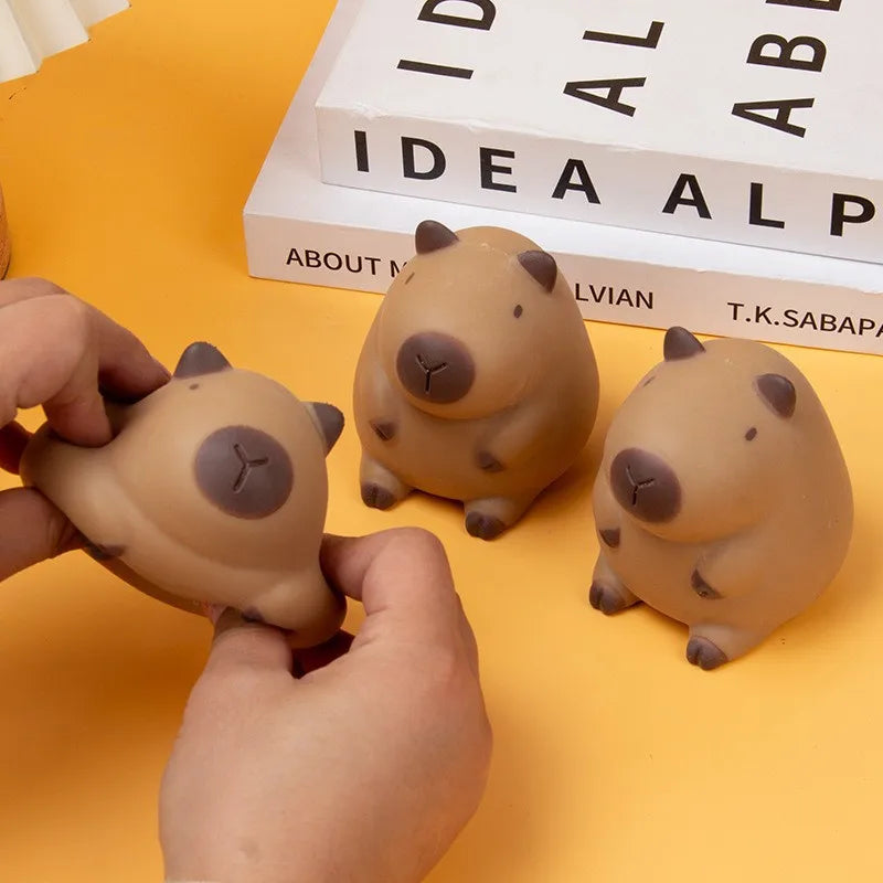 Gros plan sur le museau du squishy capybara kawaii