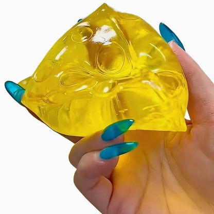 Squishy fromage maltose étiré entre les doigts