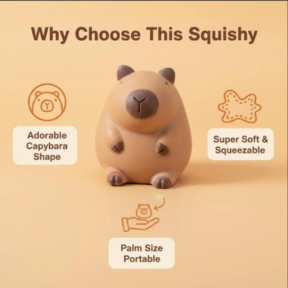 Squishy capybara kawaii posé debout sur un fond clair